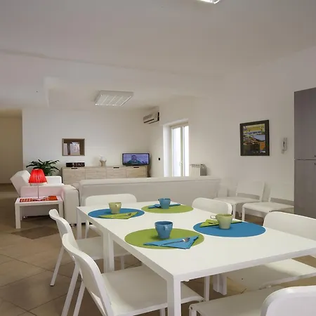 Aristosseno Holiday House Apartment
